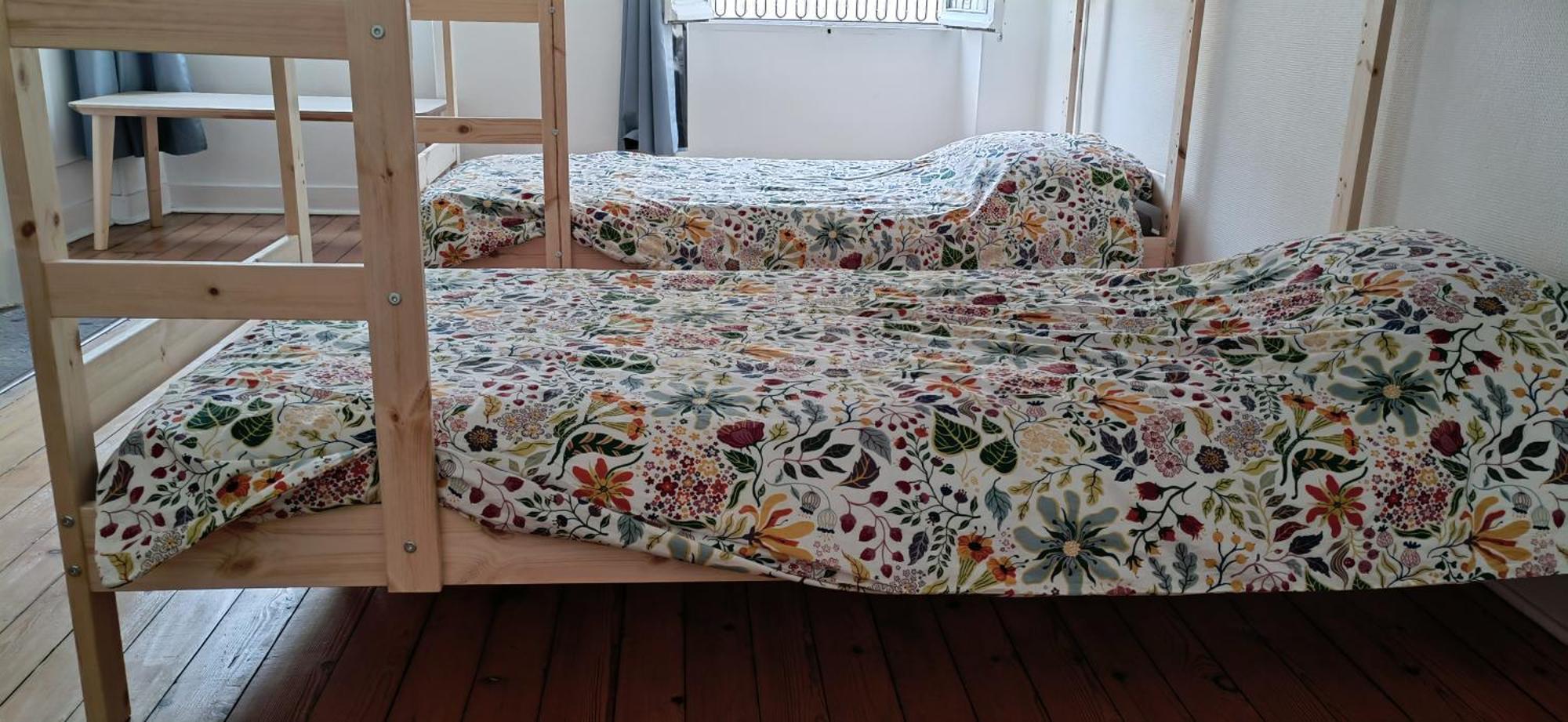 Bed In 6-Bed Mixed Dormitory Le Jardin Cafe Bordeaux Exterior photo